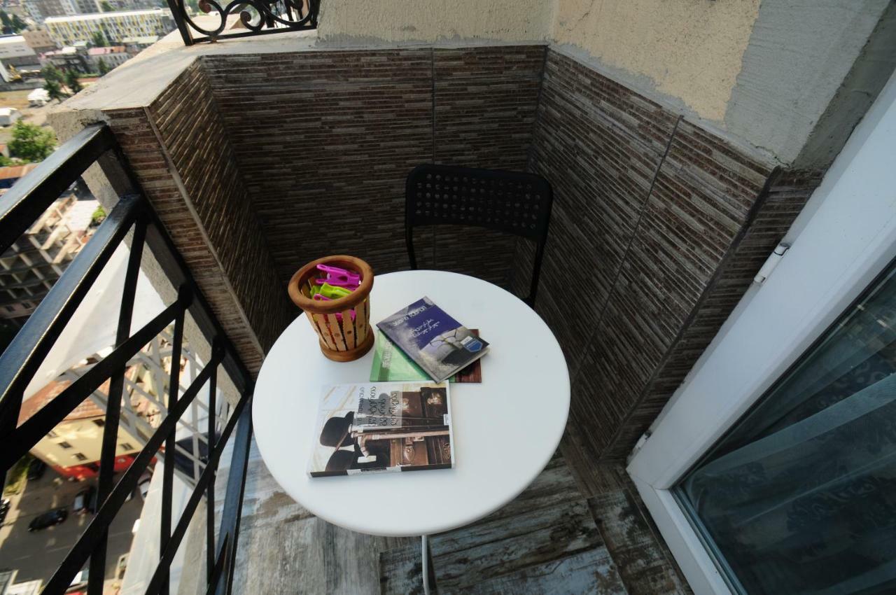 Apartments With A View Of The Trinity Holy Batumi Exterior foto