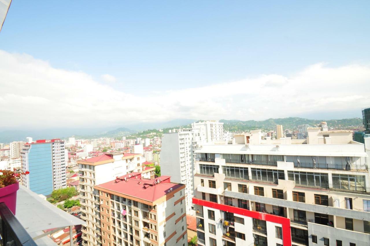 Apartments With A View Of The Trinity Holy Batumi Exterior foto