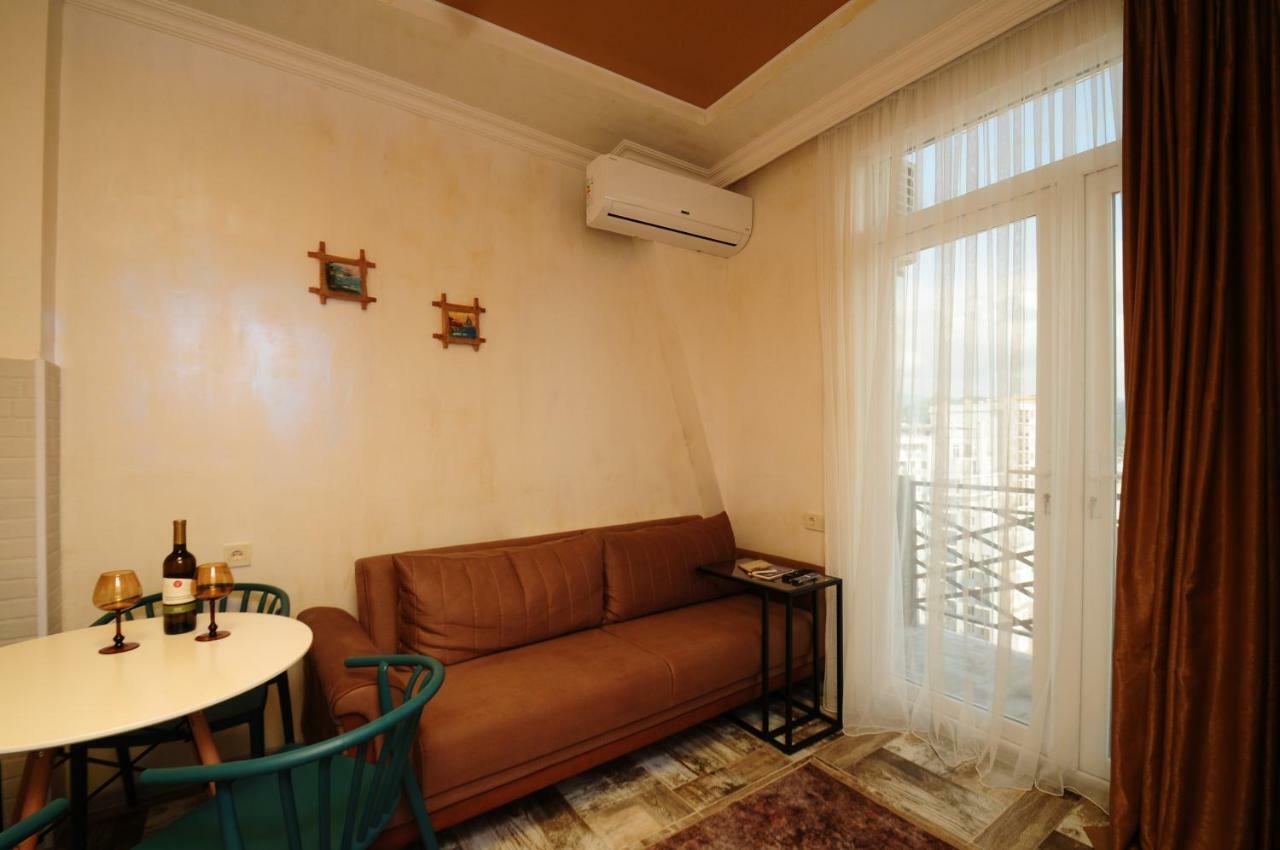 Apartments With A View Of The Trinity Holy Batumi Exterior foto